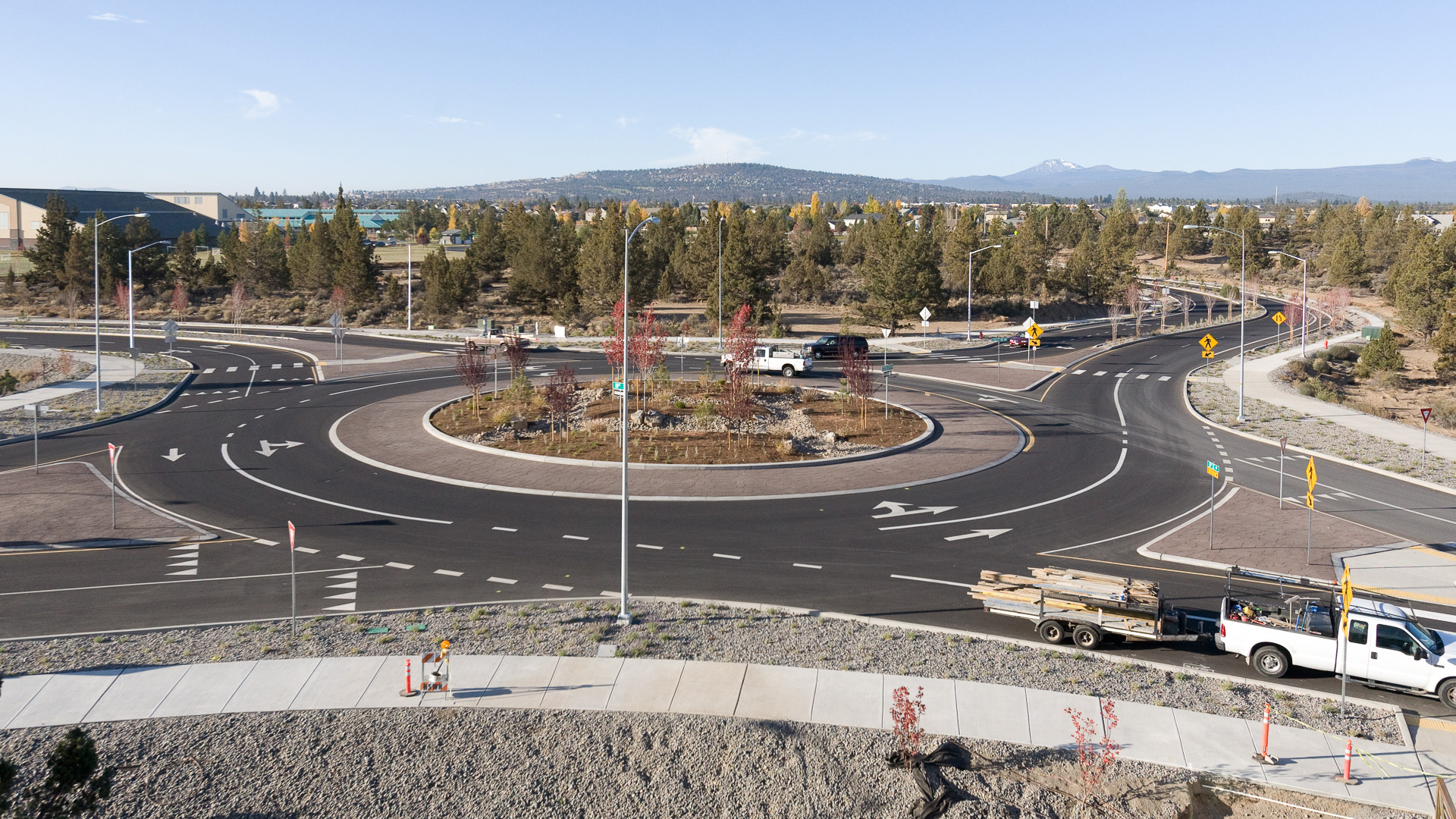 Roundabouts: An Informational Guide, Second Edition