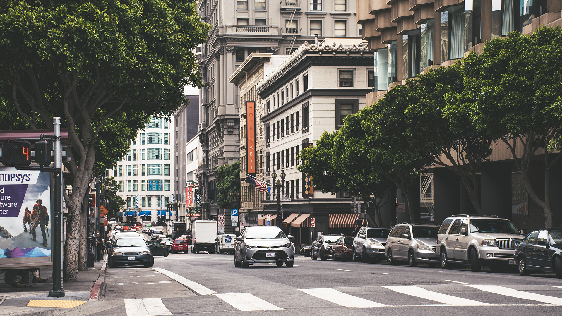 Curbside Management on Urban Streets