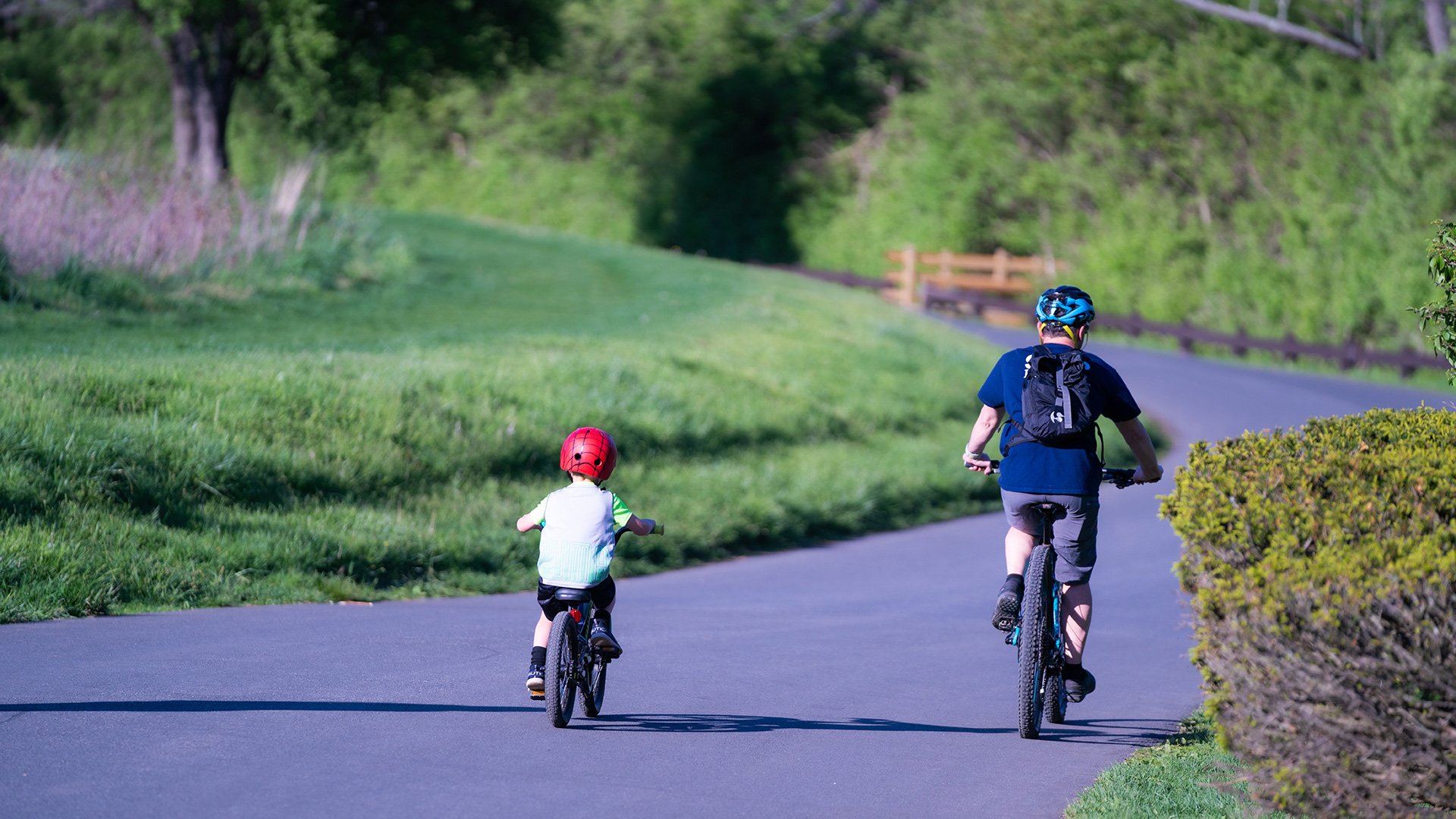 buitenste George Hanbury wijk Managing E-Bikes on Multi-Use Paths | Kittelson & Associates, Inc.