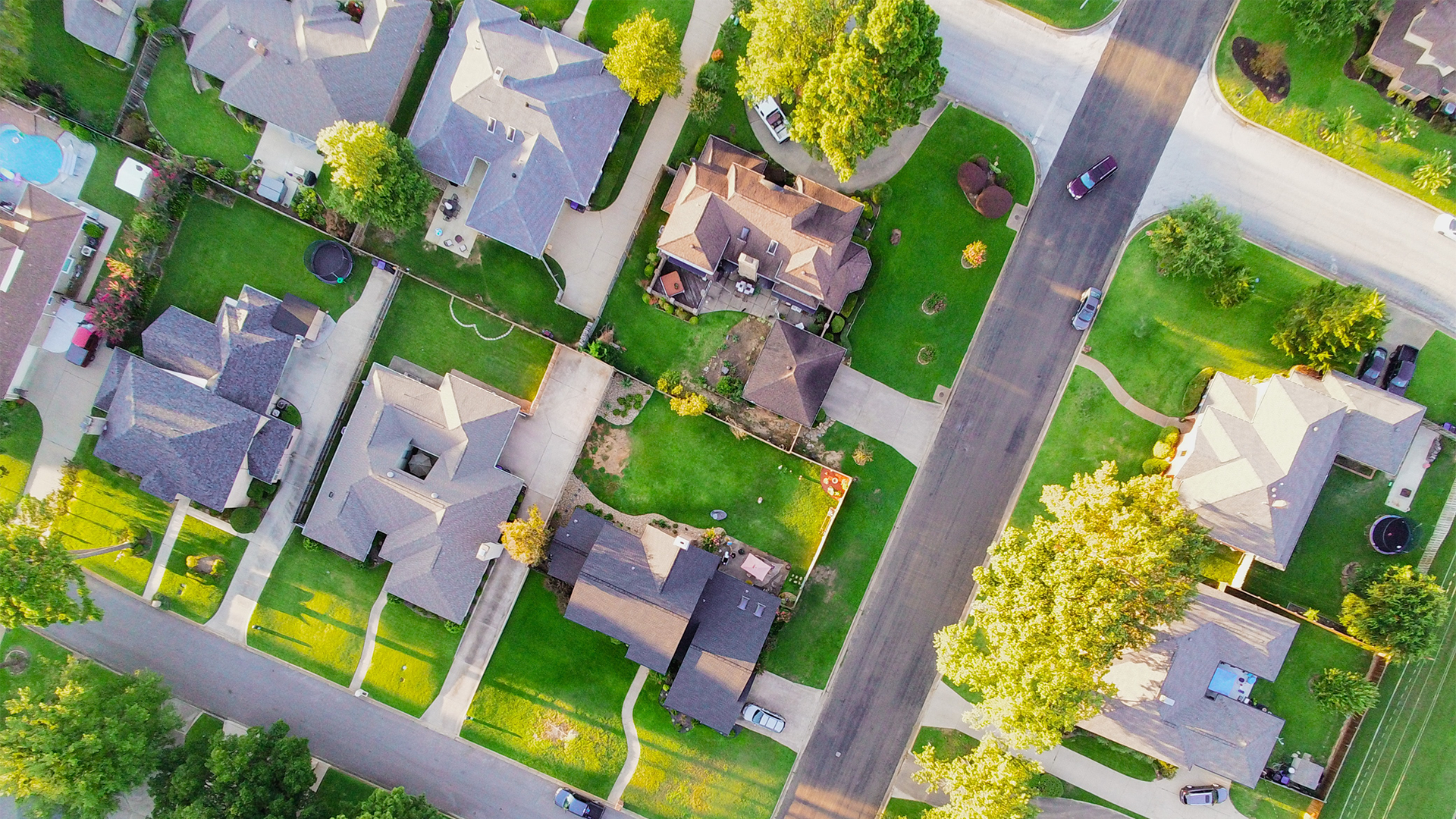 Birds eye view of neighborhood