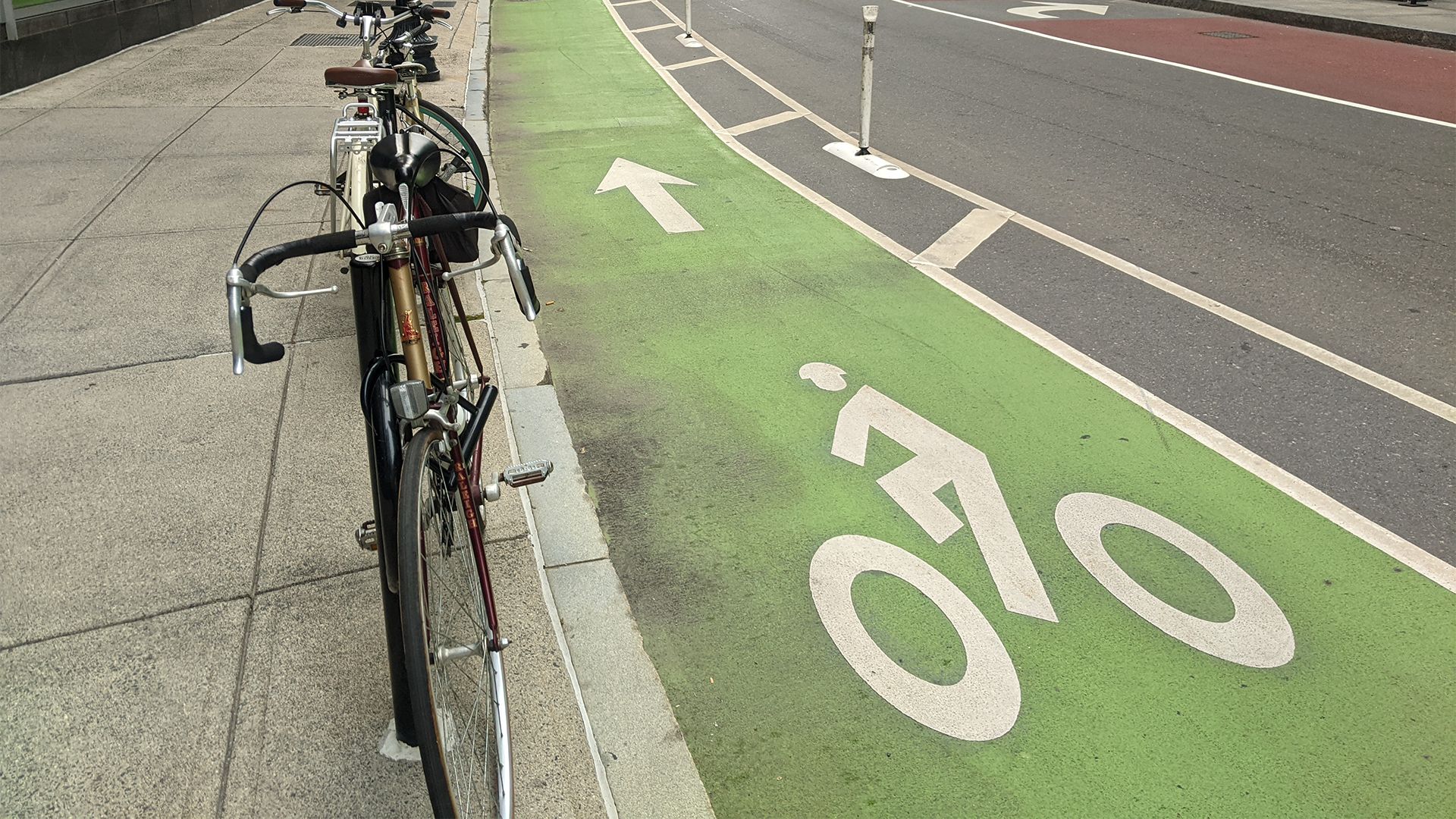 Image of green bike lane